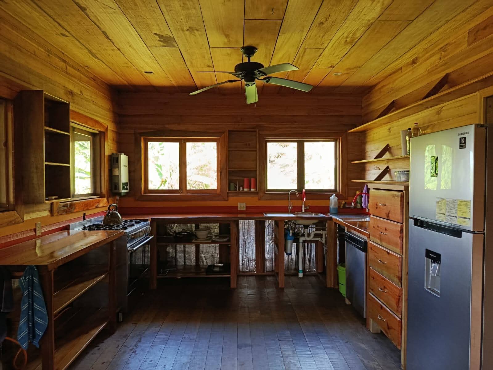 33-Acre Private Island Estate Bocas del Toro - Off-Grid Paradise $399K - Photo 2