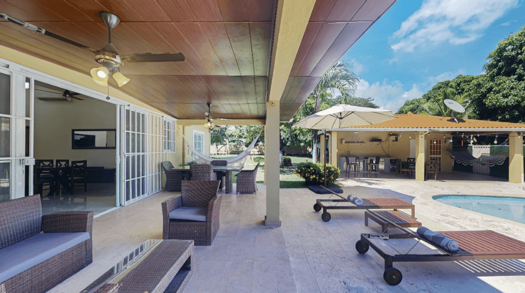 Solar-Powered Paradise: 4BR Home w/ Pool & Jacuzzi $351K Panama Oeste - Photo 5