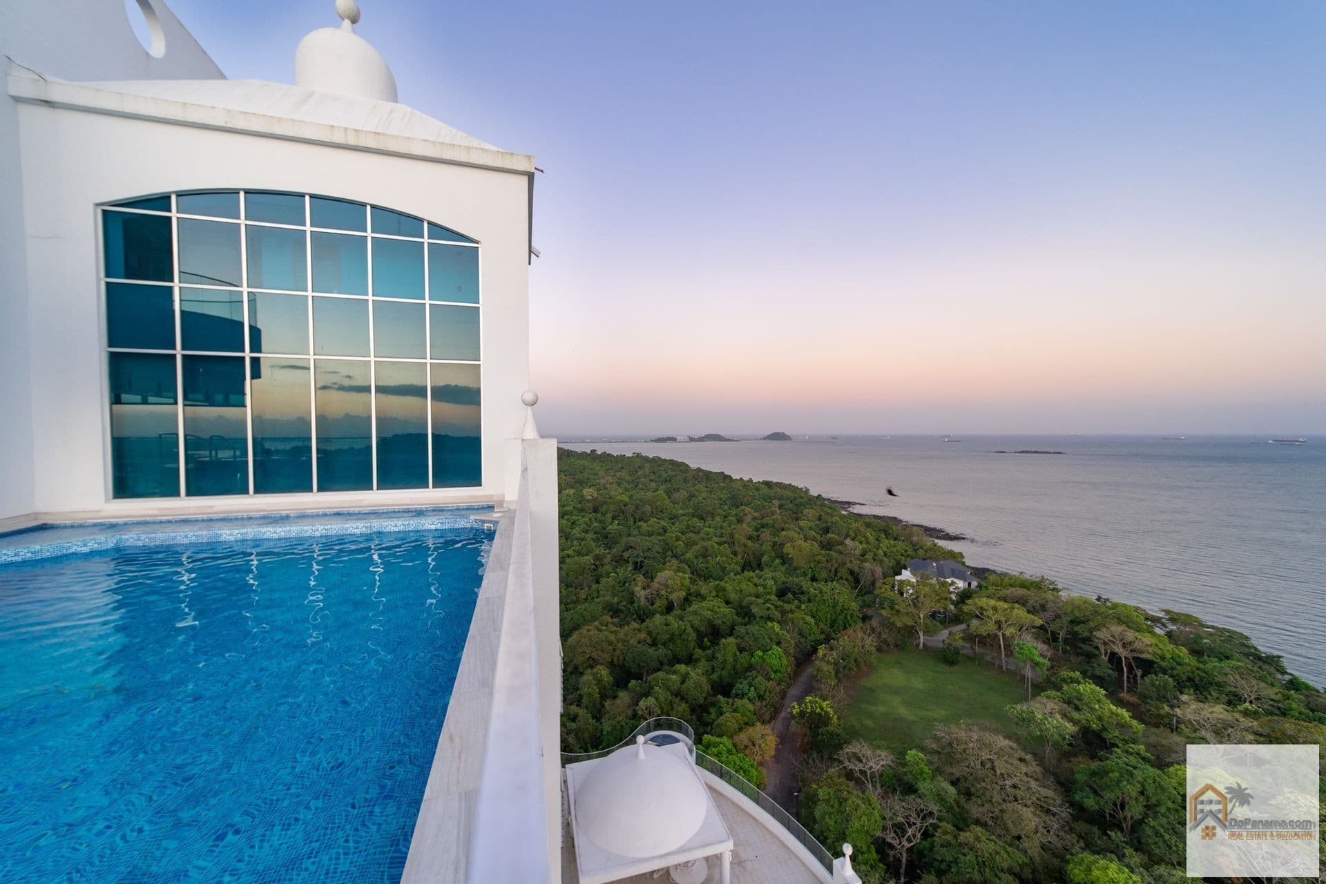 Casa Bonita Penthouse: Panama City's Crown Jewel with Ocean Views $1.2M
