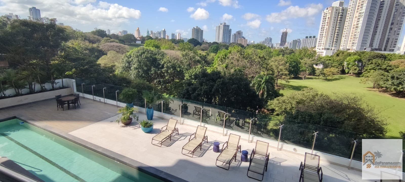 4BR Penthouse $670K - Direct Parque Omar Access Panama City