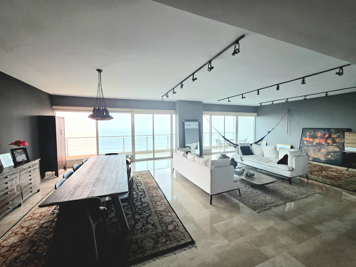 Oceanfront Apartment for Sale in Costa del Este
