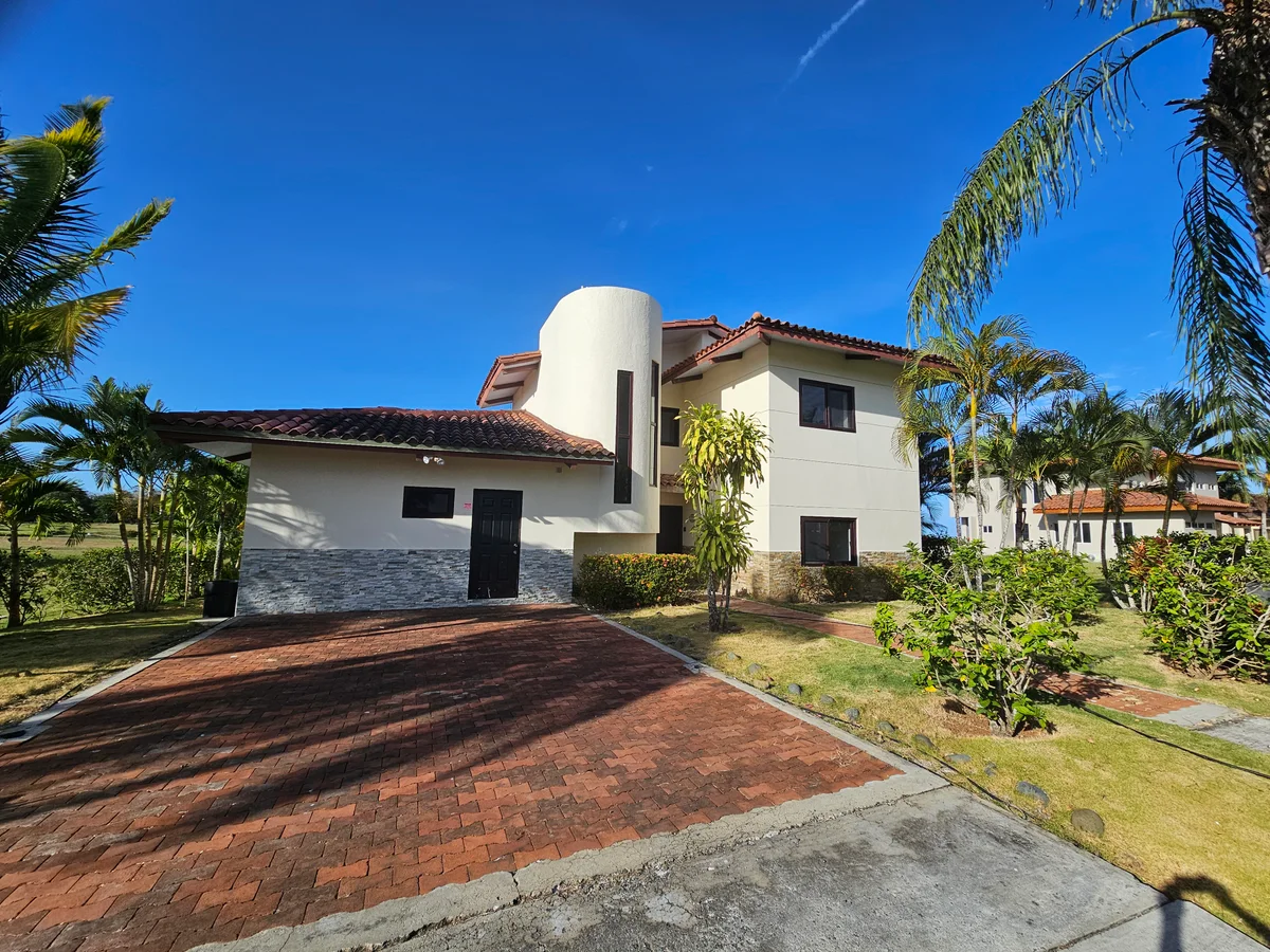 Ocean View 3BR Home for Sale in Pedasí | $435K
