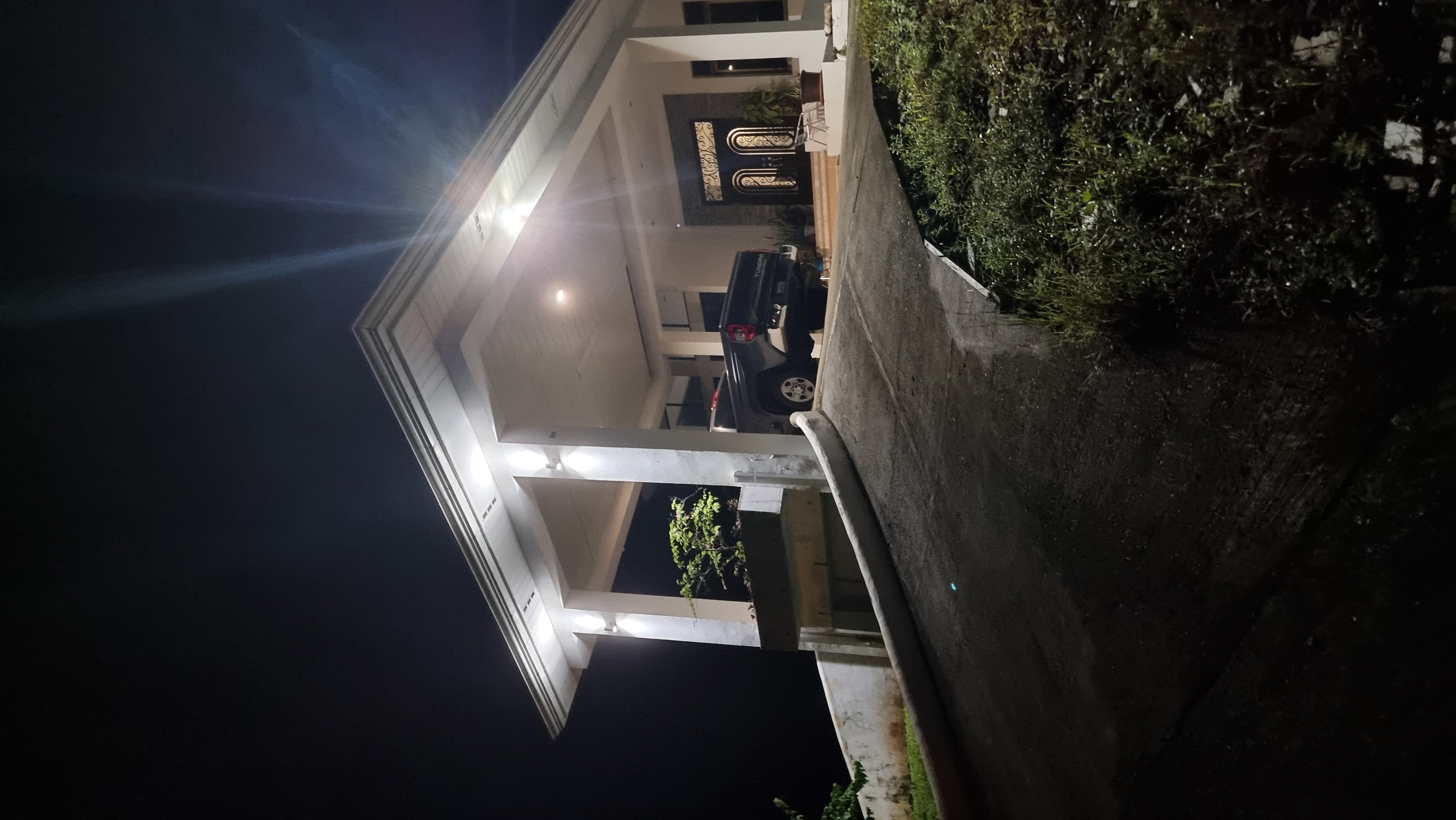 Modern 4BR Hilltop Sanctuary in David - Mountain Views & Chef's Kitchen