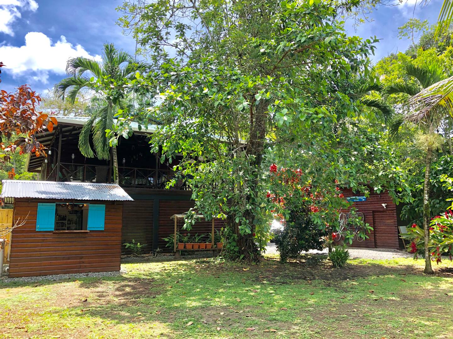 Beautiful Bocas House with seperate AirBnB Rental Options