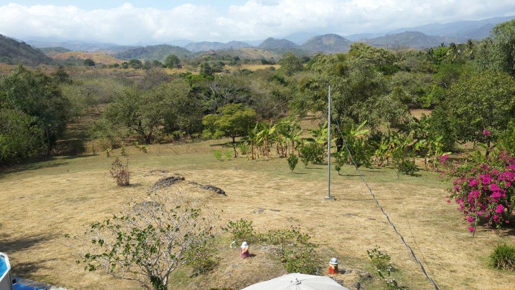 Property in Las Lajas, Chame (2.7 hectares at $26 per sq. meter).
